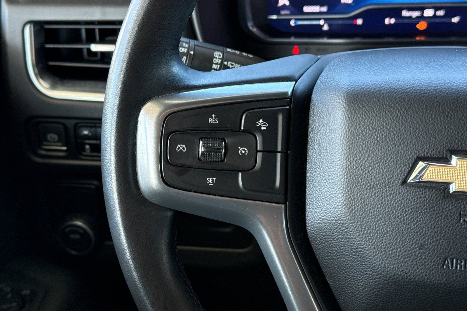 Used 2023 Chevrolet Tahoe LT image 32