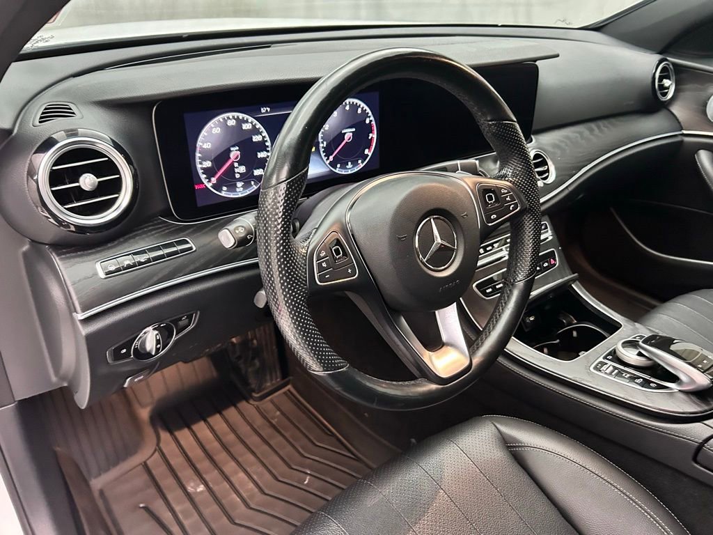 Used 2018 Mercedes-Benz E 300 4MATIC image 12