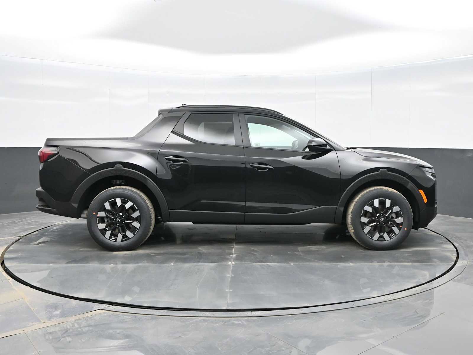 Certified 2025 Hyundai Santa Cruz SEL image 9