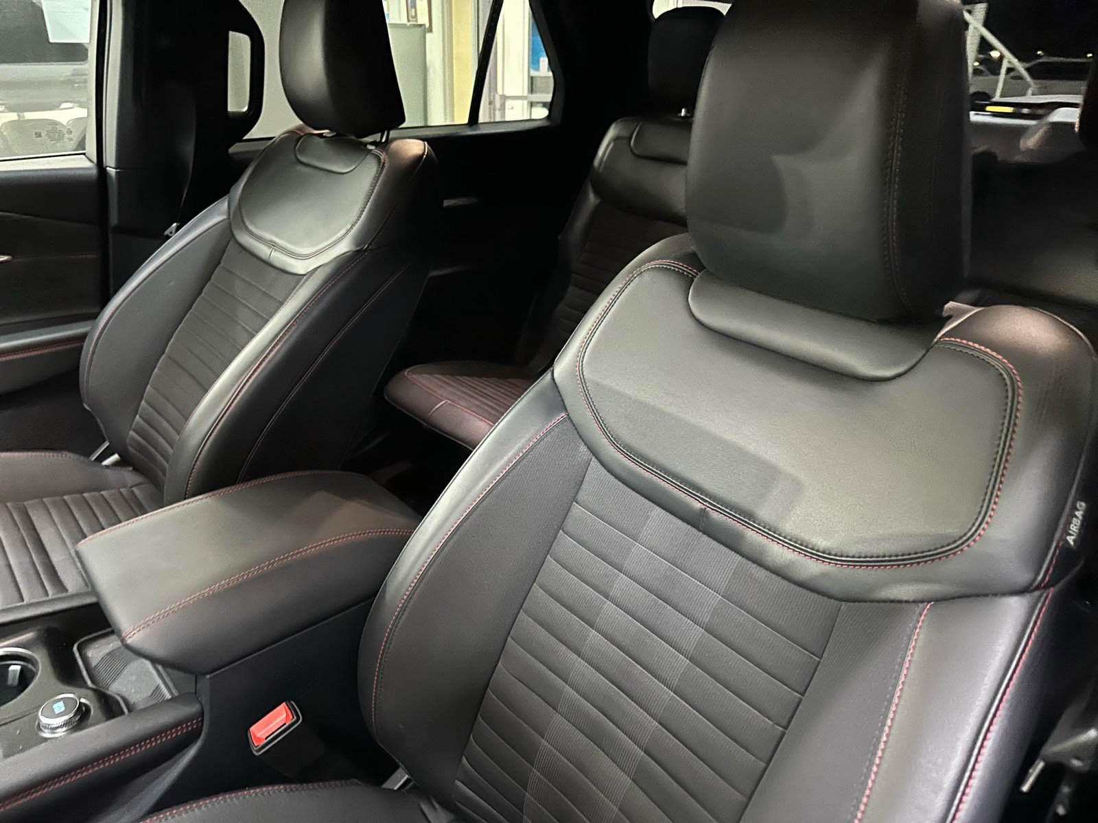 Certified 2025 Ford Explorer ST-Line image 21