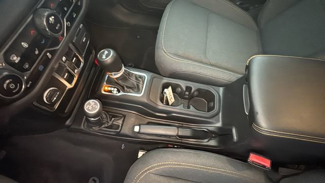 Used 2025 Jeep Wrangler Unlimited Sahara w/ Safety Group image 24