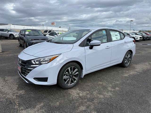 New 2025 Nissan Versa SV w/ Trunk Package FWD image 3