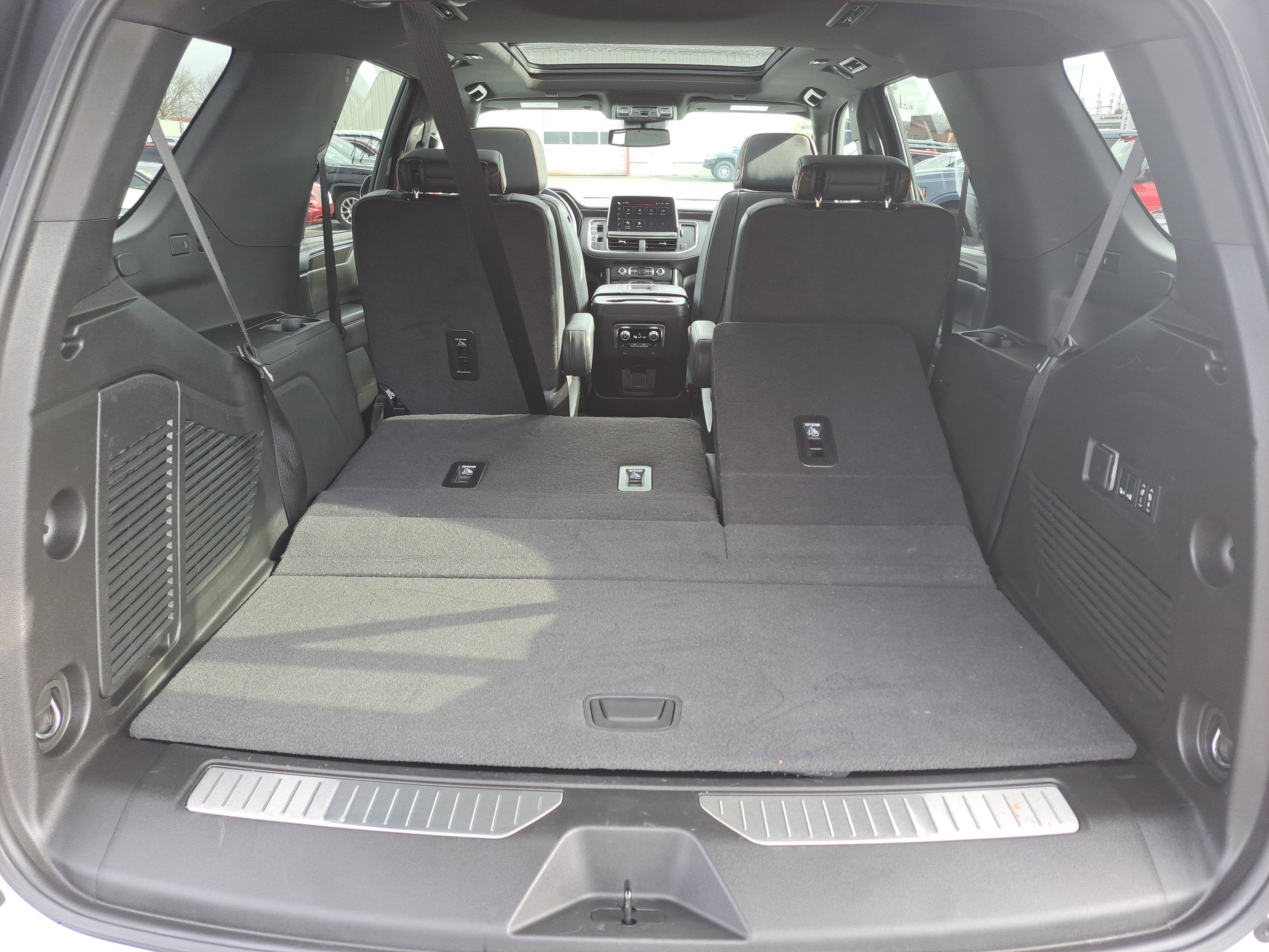 Used 2024 GMC Yukon AT4 w/ Technology Package image 7