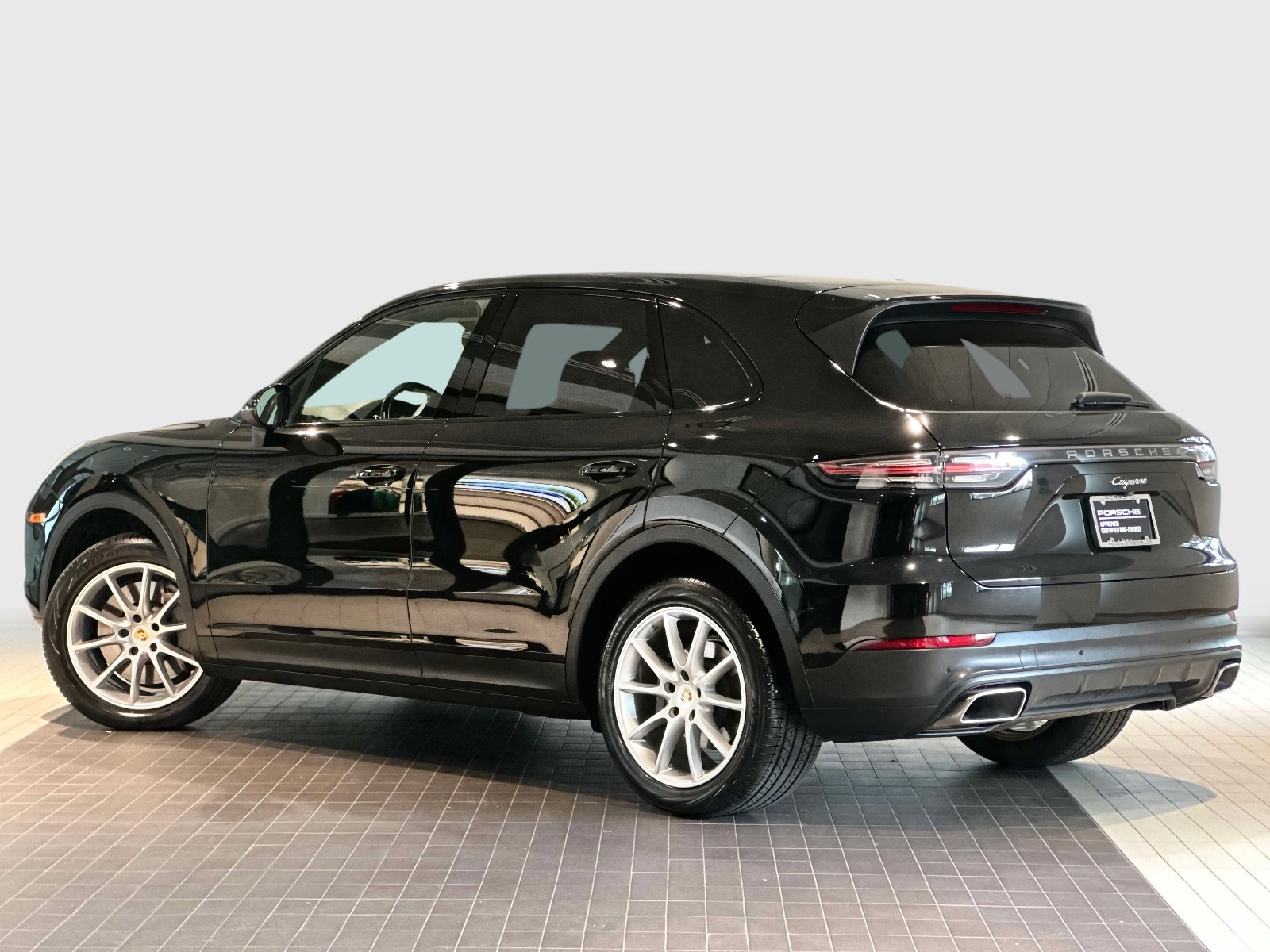 Certified 2021 Porsche Cayenne image 3