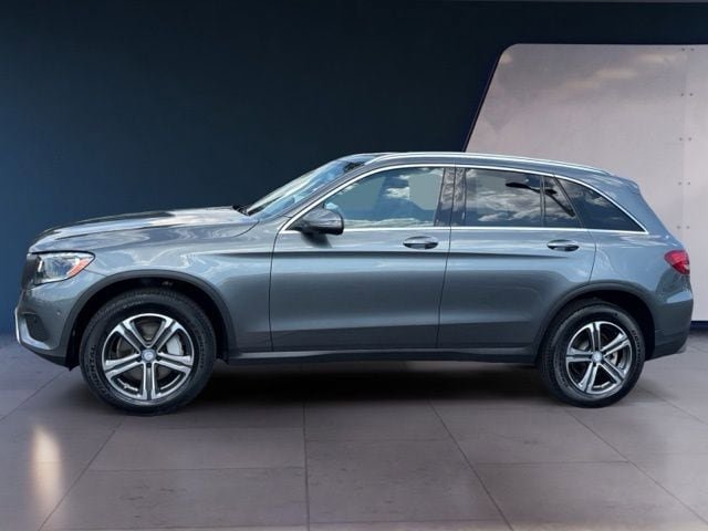 Used 2016 Mercedes-Benz GLC 300 4MATIC image 2