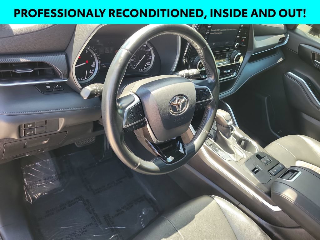 Certified 2021 Toyota Highlander XSE FWD image 7