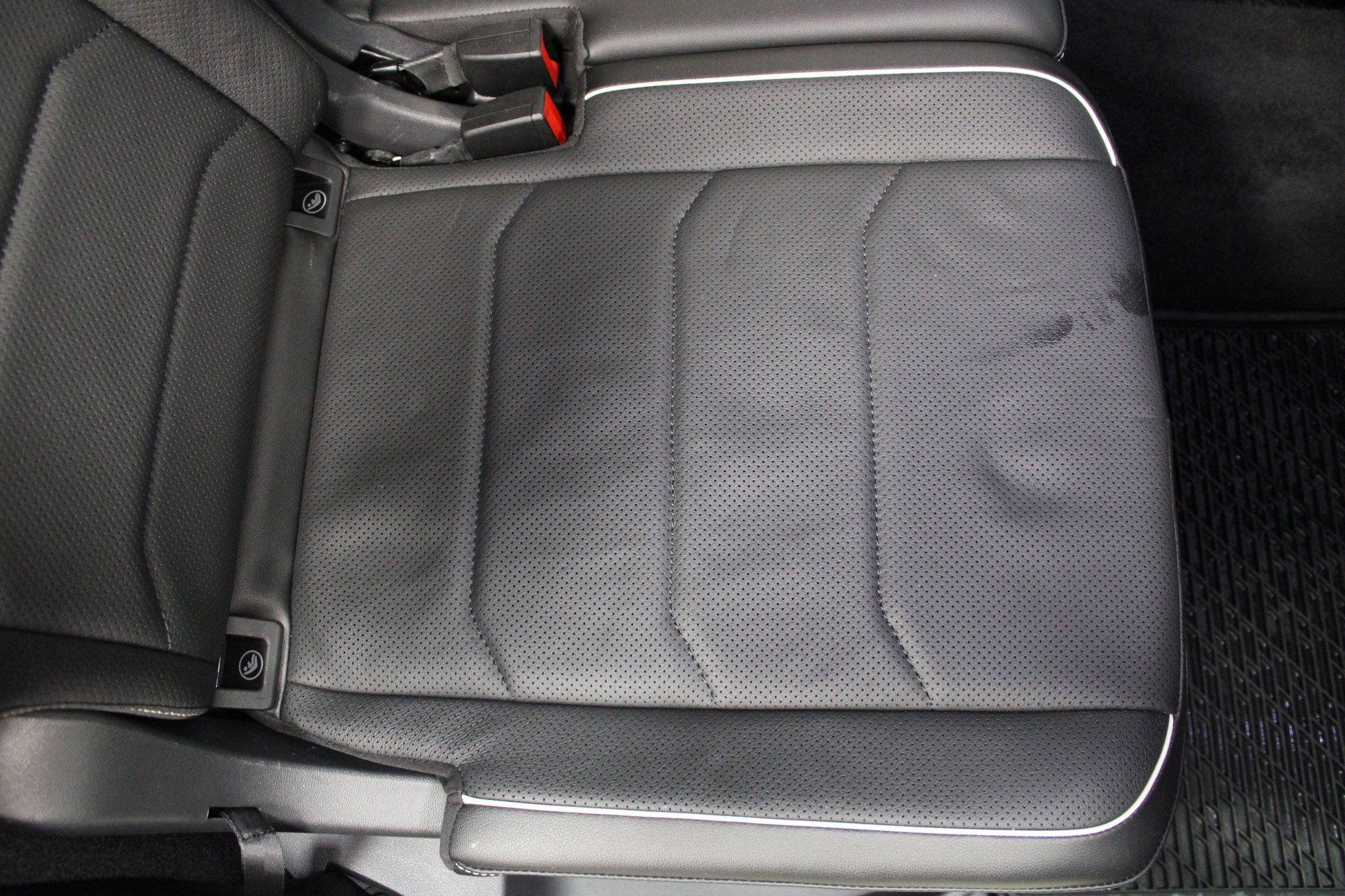 Used 2022 Volkswagen Tiguan SEL R-Line image 28