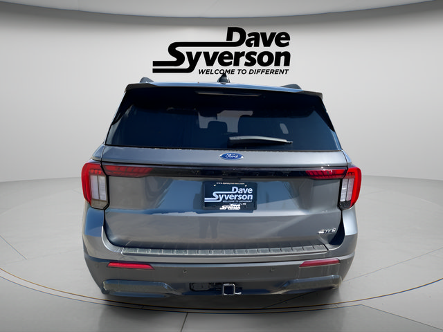 Used 2025 Ford Explorer ST-Line w/ ST-Line Street Pack AWD/4WD image 5