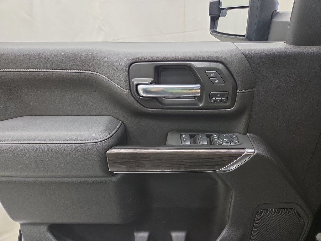 Used 2023 Chevrolet Silverado 2500 LTZ w/ Gooseneck/5TH Wheel Package AWD/4WD image 20