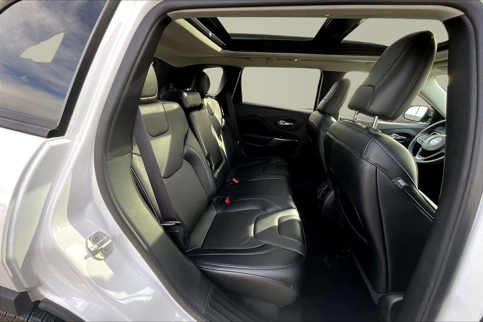 Used 2022 Jeep Cherokee Limited image 20