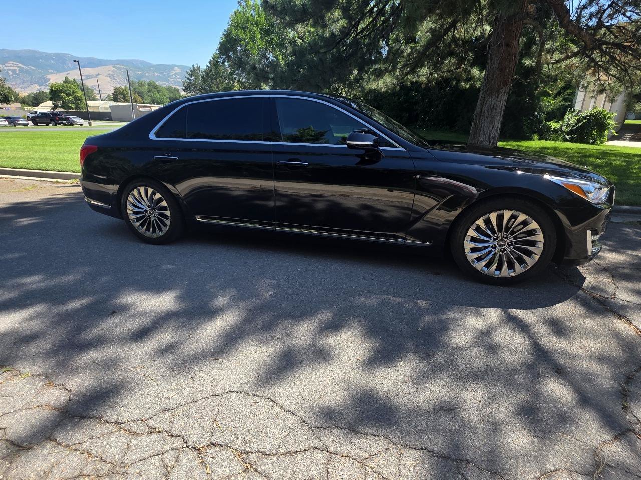 Used 2018 Genesis G90 5.0 Ultimate AWD/4WD image 7