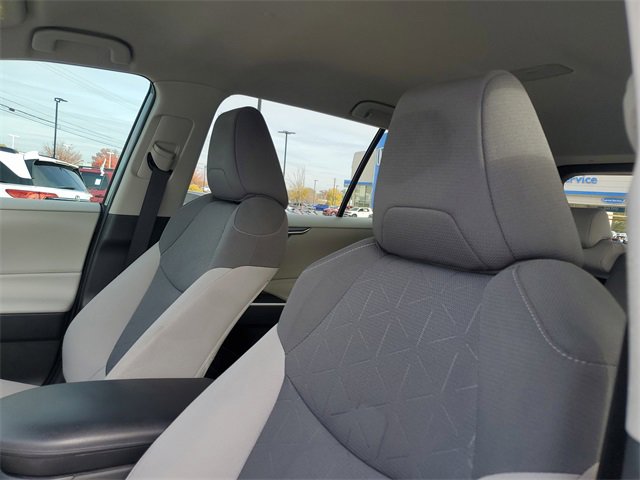 Used 2022 Toyota RAV4 XLE image 12