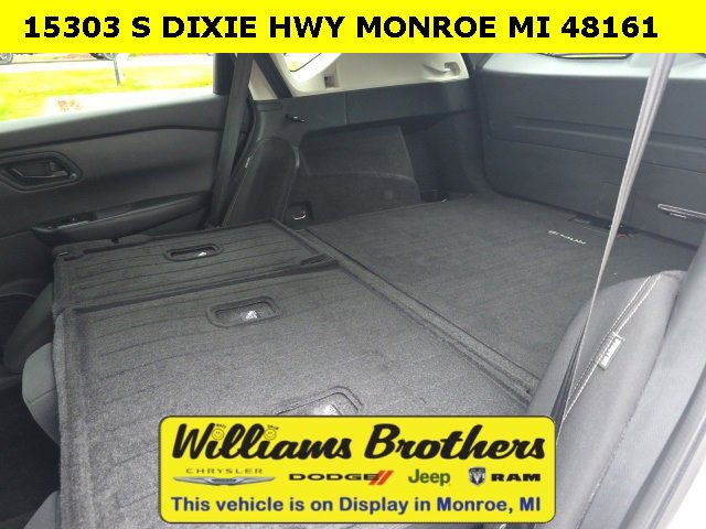 Used 2024 Nissan Rogue S image 27