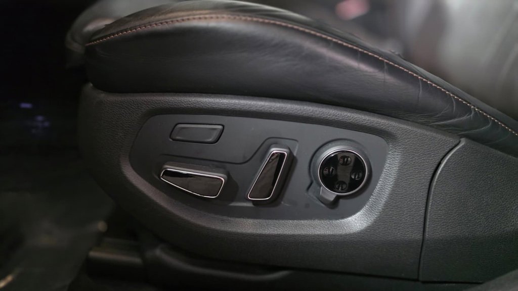 Used 2019 Genesis G80 3.3T Sport image 19