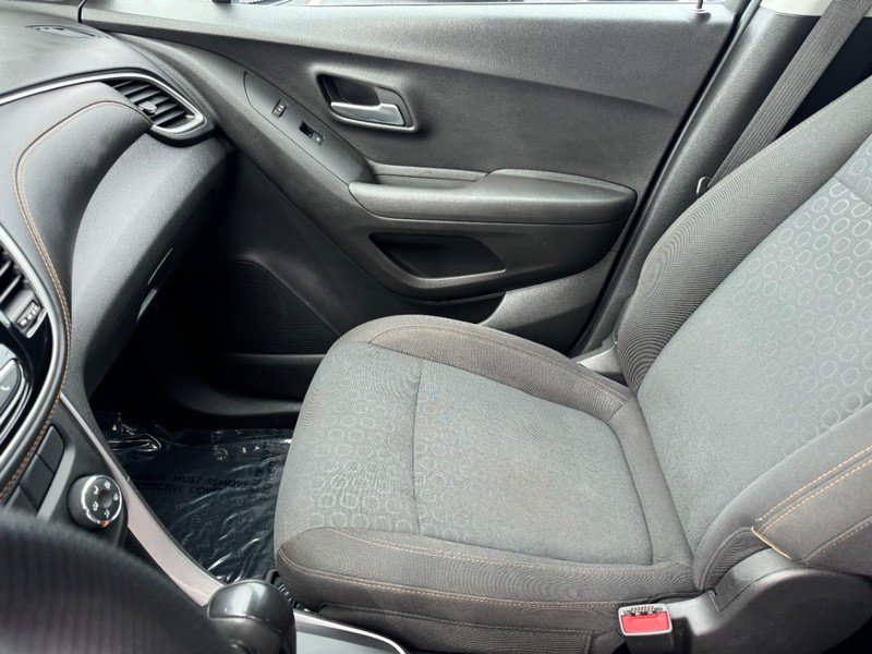 Used 2020 Chevrolet Trax LS w/ Tint and Cruise Package FWD image 10