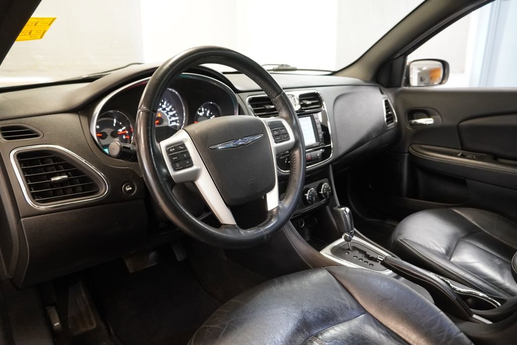Used 2012 Chrysler 200 Limited FWD image 7