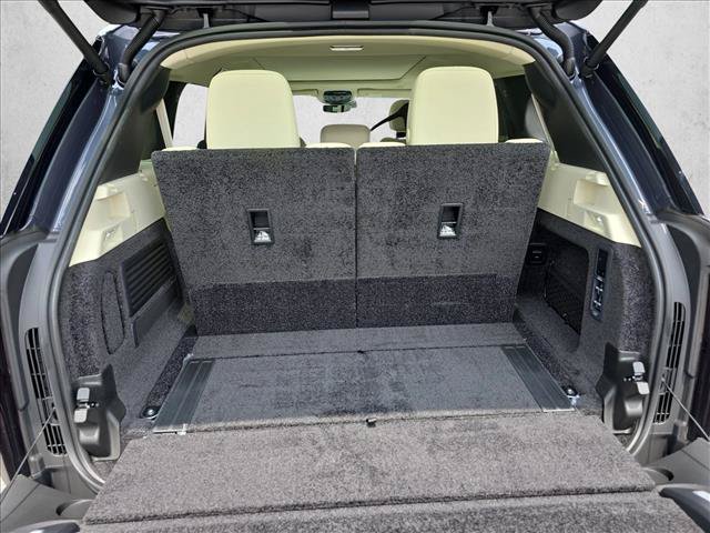 New 2026 Land Rover Range Rover Long Wheelbase SE AWD/4WD image 13