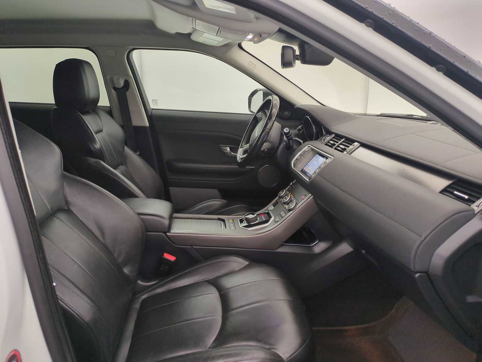 Used 2019 Land Rover Range Rover Evoque SE image 20