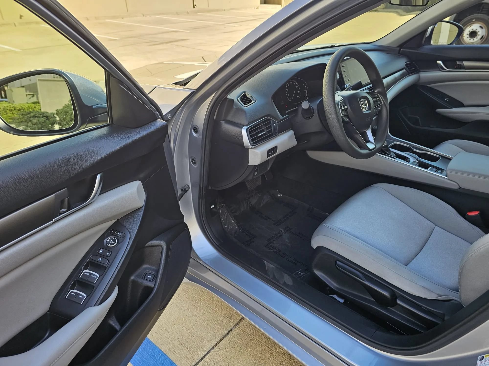Used 2019 Honda Accord LX image 10
