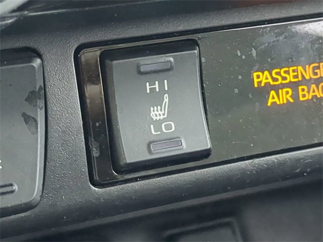 Used 2022 Toyota RAV4 XLE Premium image 23