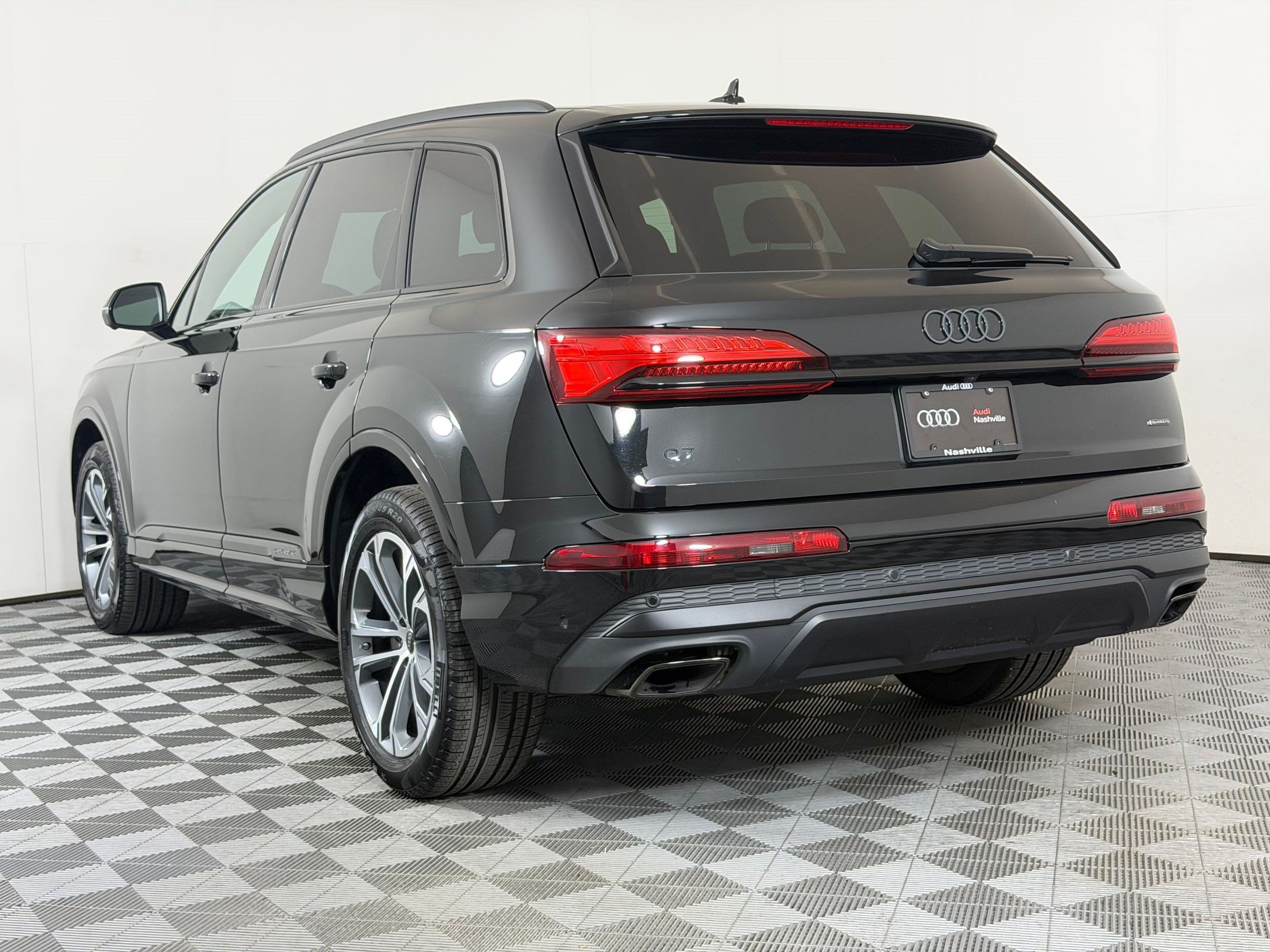 Certified 2026 Audi Q7 2.0T Premium w/ Convenience Plus Package AWD/4WD image 3