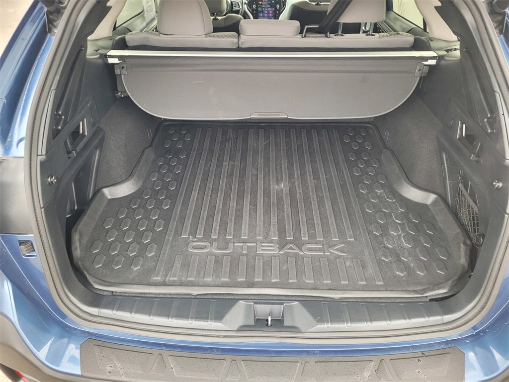 Used 2022 Subaru Outback Premium image 8