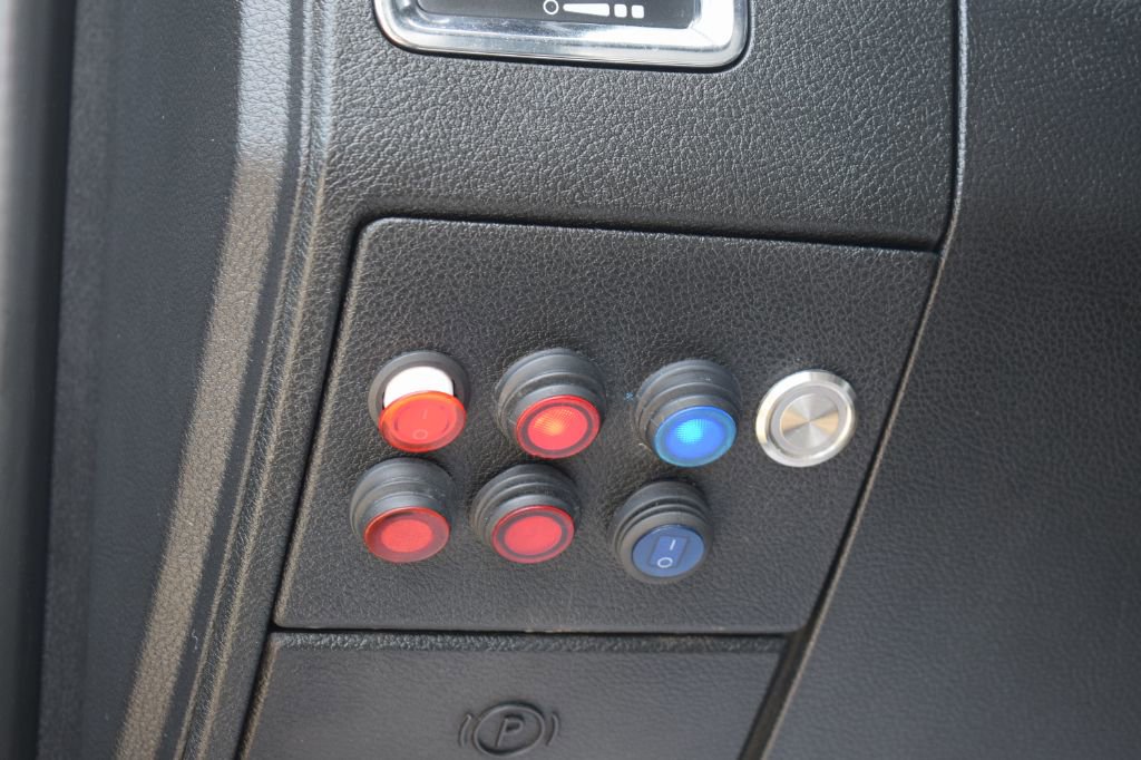 Used 2017 RAM 2500 Laramie w/ Sport Appearance Group AWD/4WD image 14