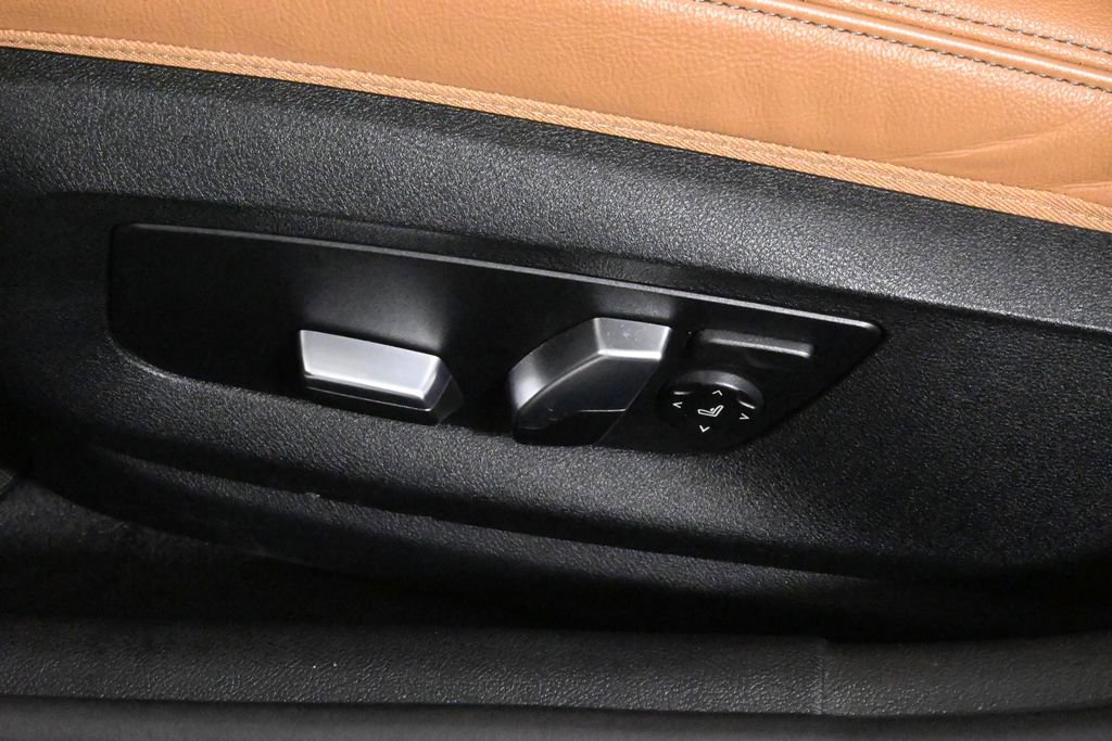 Certified 2022 BMW 530i xDrive w/ Convenience Package image 27