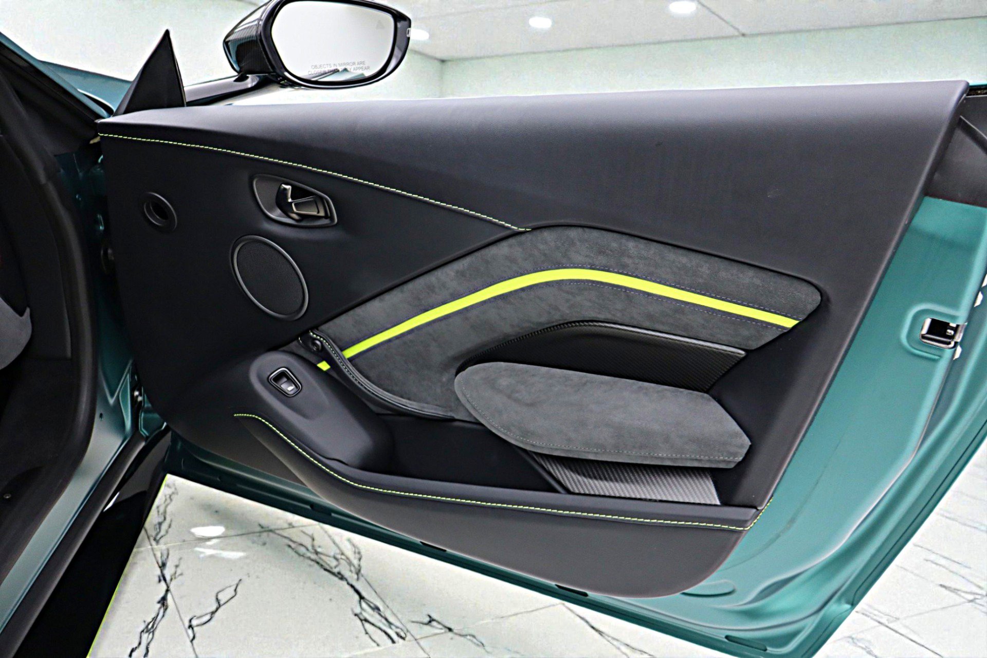 Used 2023 Aston Martin V8 Vantage Coupe image 49