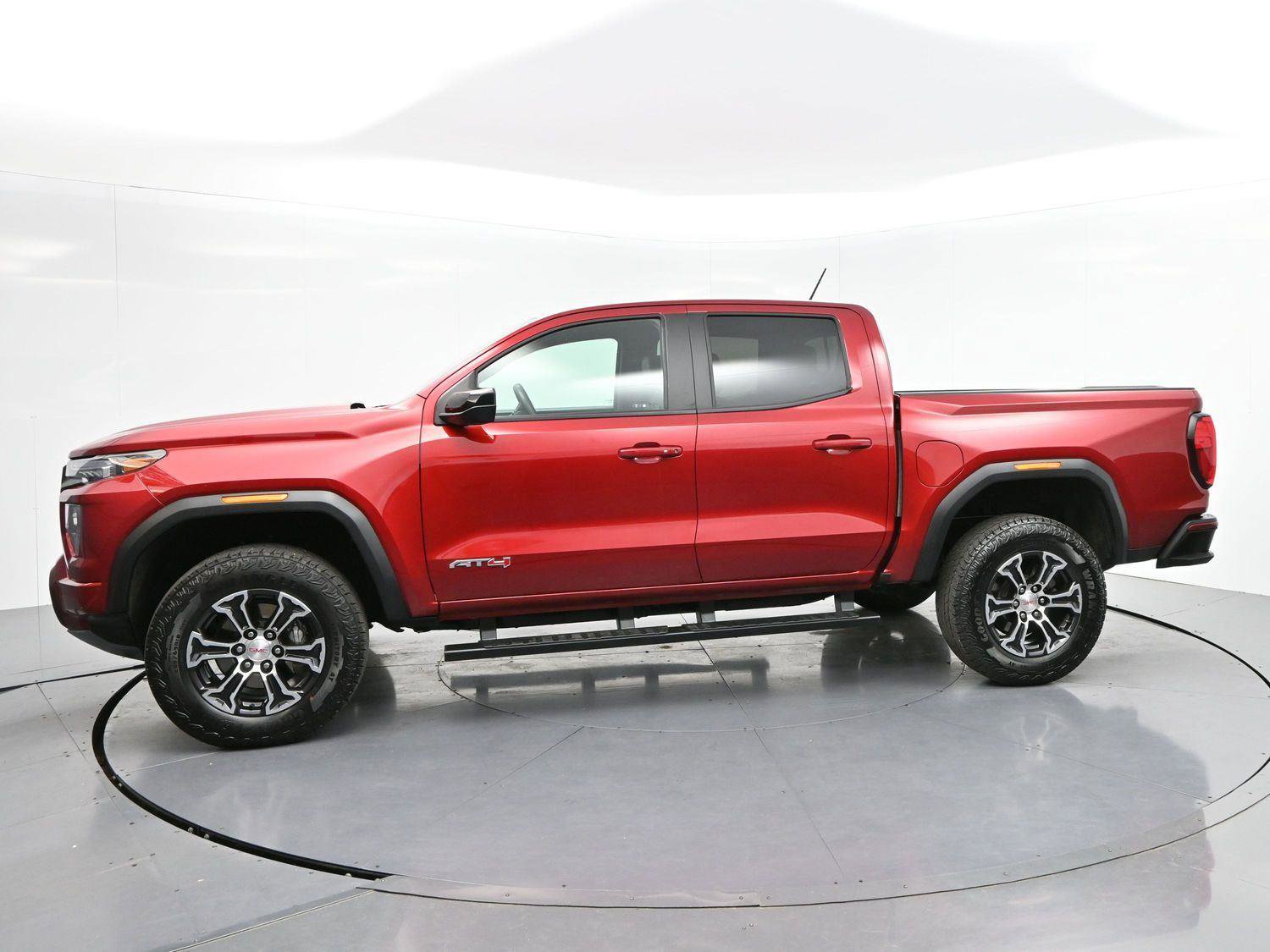Used 2024 GMC Canyon AT4 w/ Canyon Safety Plus Package AWD/4WD image 4