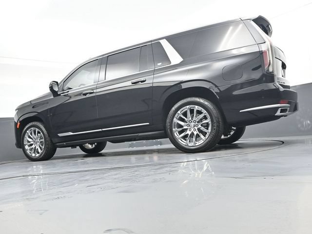 Used 2023 Cadillac Escalade ESV Premium Luxury w/ LPO, Radiant Package AWD/4WD image 34