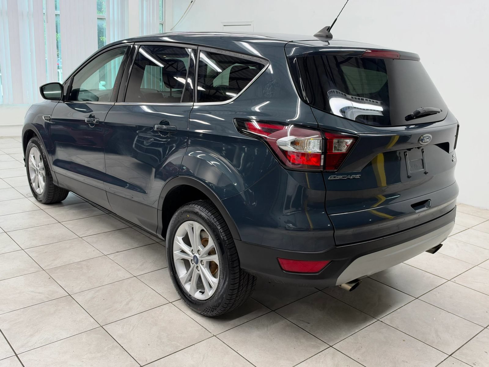 Used 2019 Ford Escape SE AWD/4WD image 7