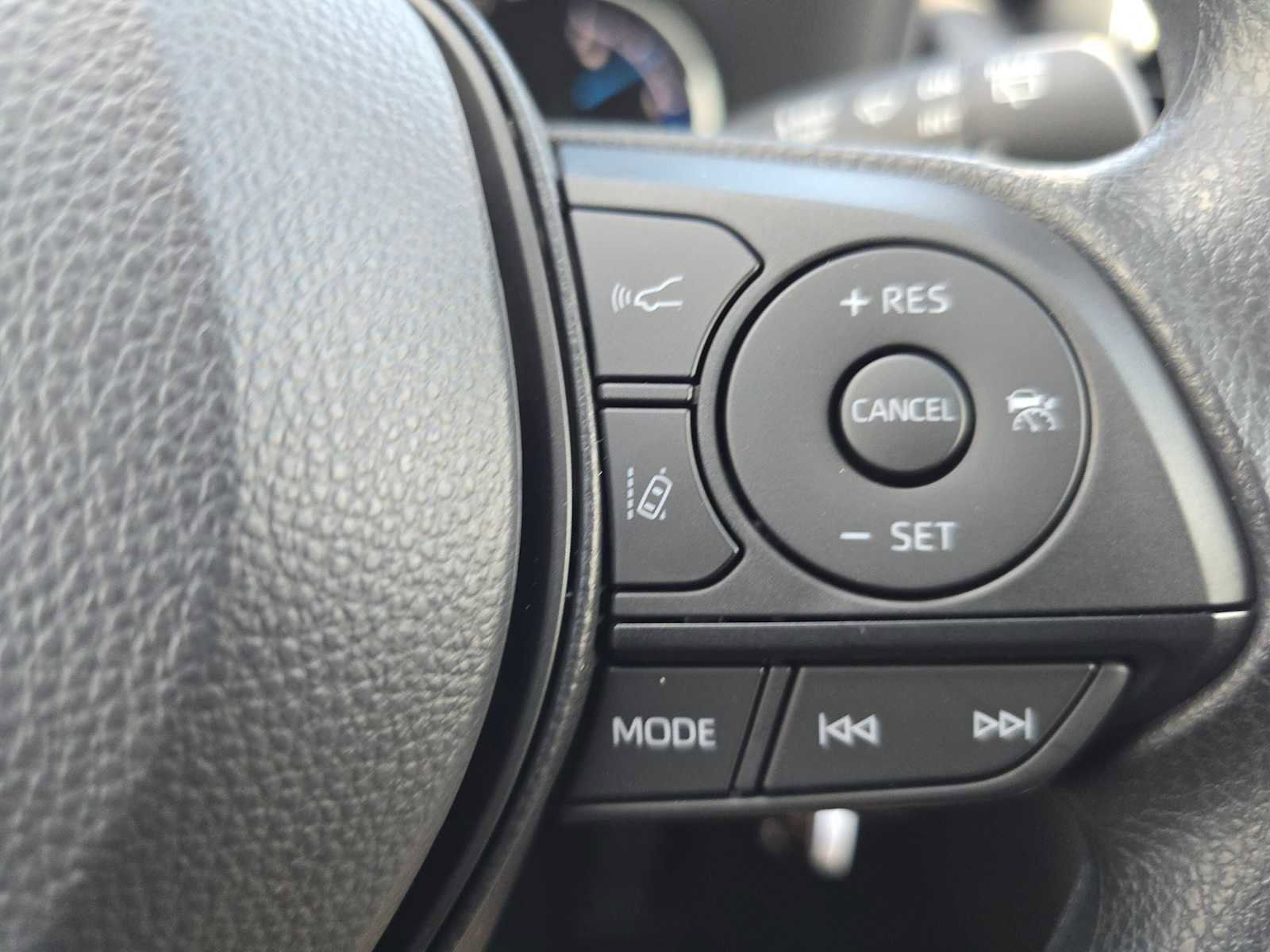 Certified 2025 Toyota RAV4 LE image 25