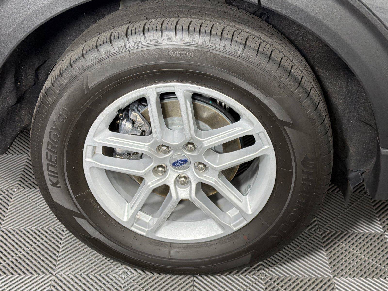 Used 2026 Ford Explorer Active RWD image 17
