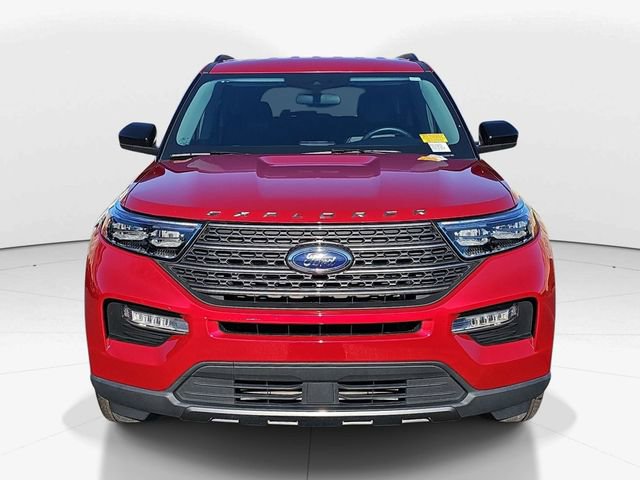 Used 2023 Ford Explorer XLT w/ Equipment Group 202A image 8