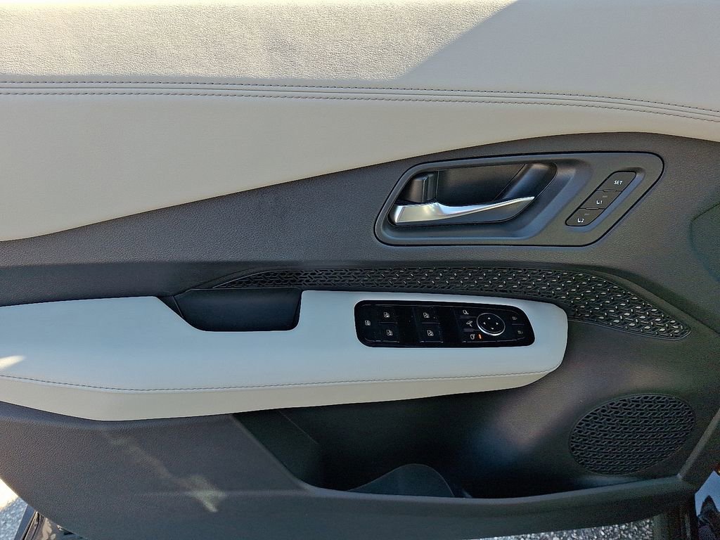 Used 2023 Nissan Ariya FWD image 13