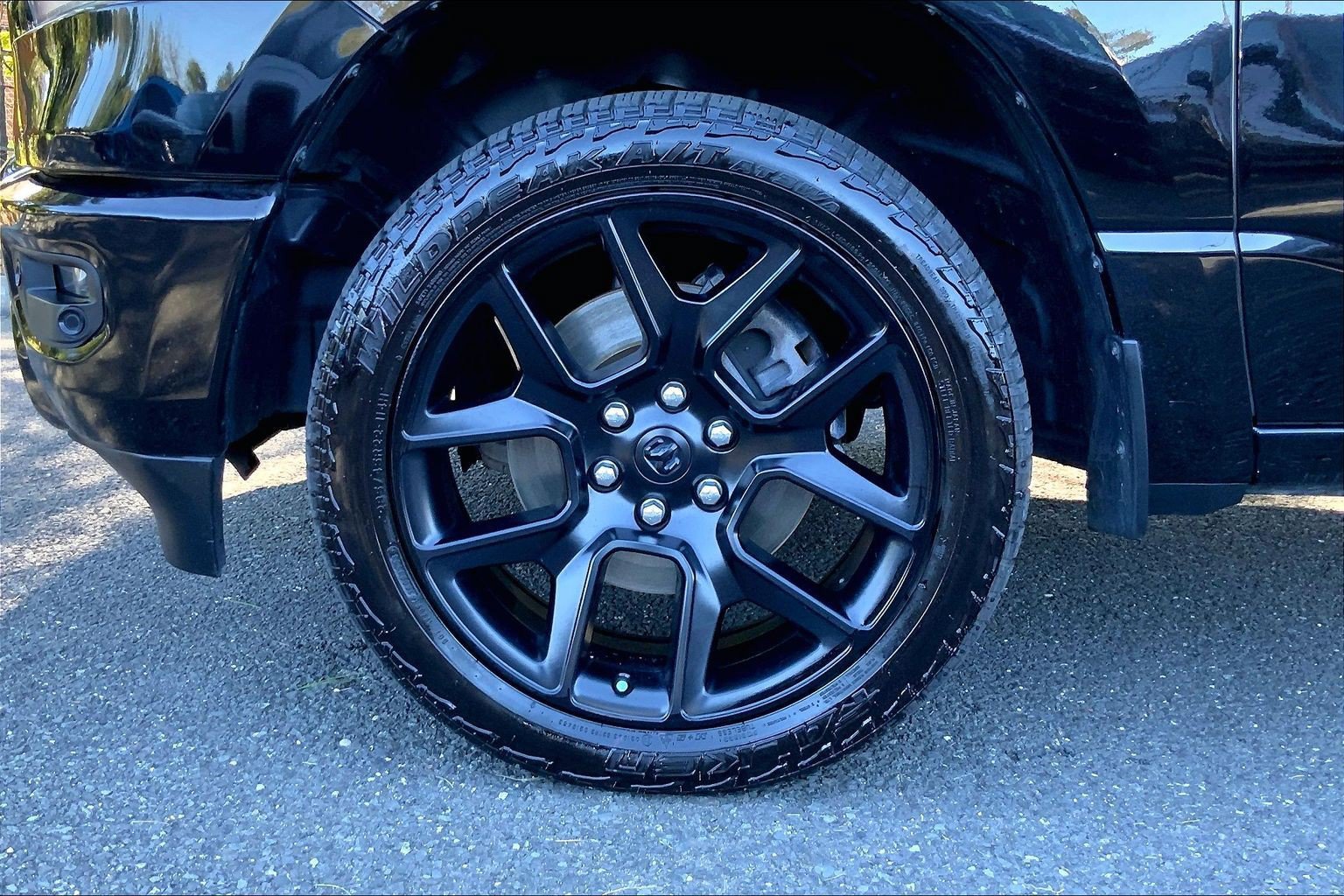 Used 2023 RAM 1500 Laramie AWD/4WD image 9