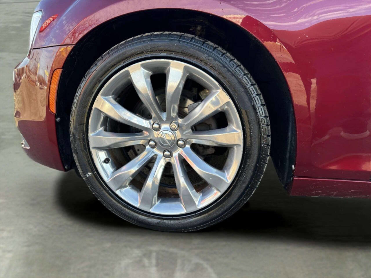 Used 2019 Chrysler 300 Limited image 36