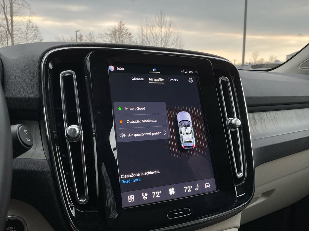 Certified 2024 Volvo XC40 B5 Plus w/ Climate Package image 25