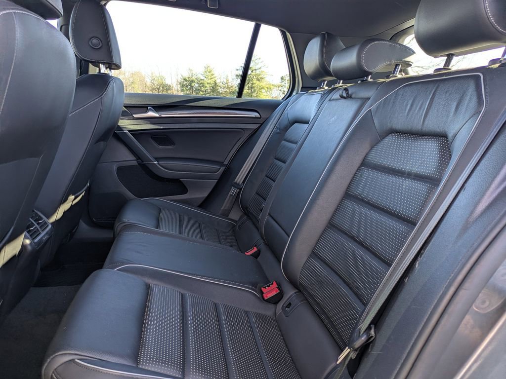 Used 2019 Volkswagen Golf R 4-Door image 14