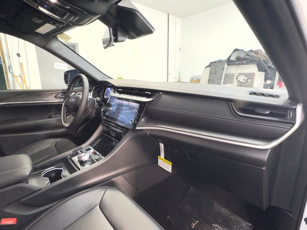 New 2026 Jeep Grand Cherokee Limited w/ Limited Altitude Package image 18