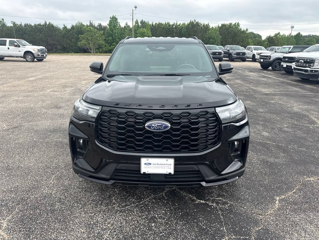 Used 2025 Ford Explorer ST-Line w/ ST-Line Street Pack AWD/4WD image 19