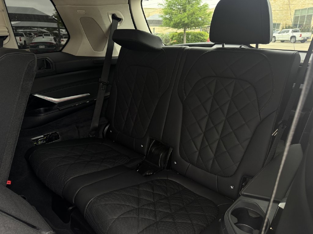 Used 2025 BMW X7 xDrive40i AWD/4WD image 28