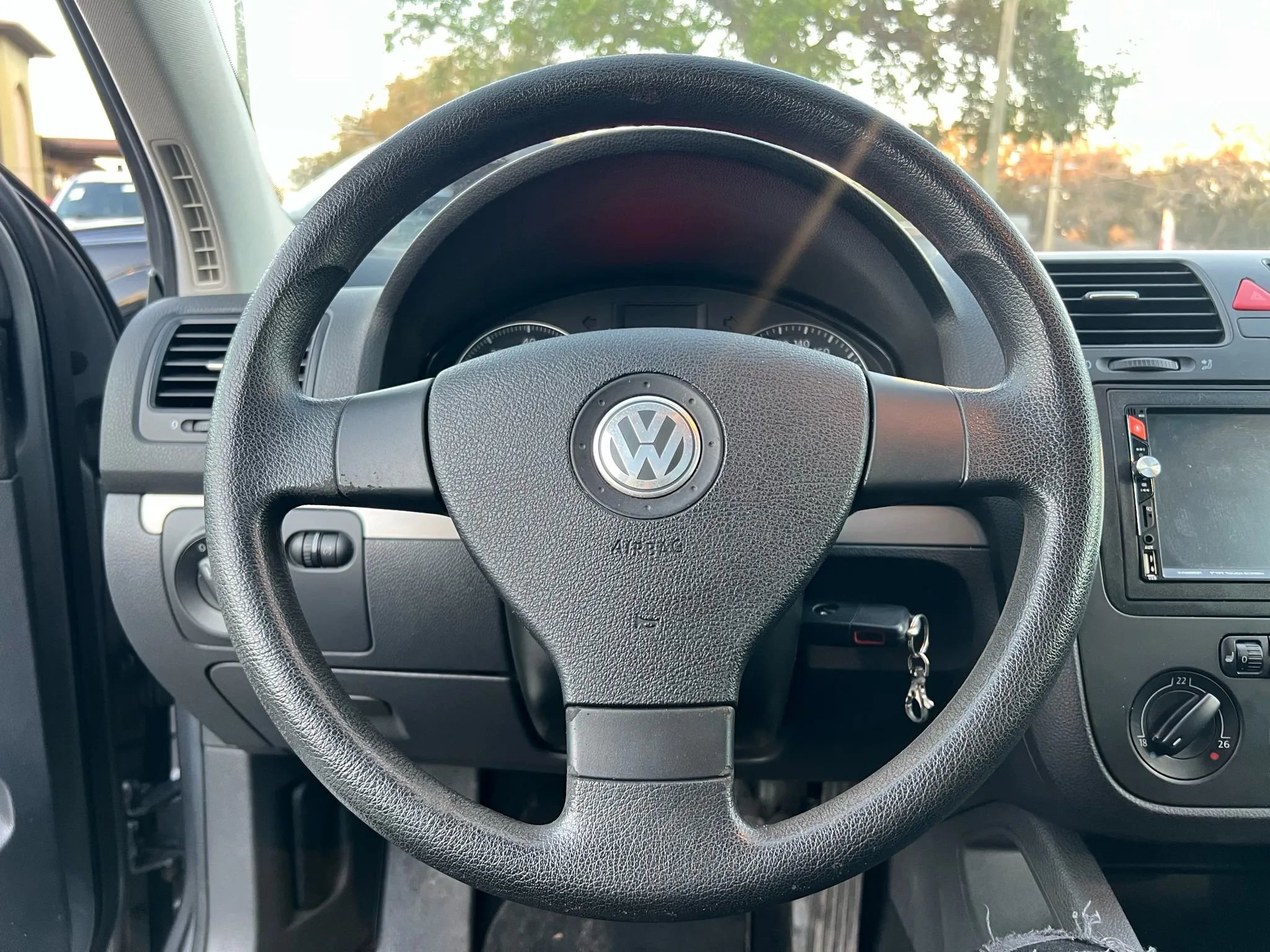 Used 2008 Volkswagen Rabbit 4-Door image 9