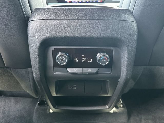 Certified 2025 Chevrolet Traverse LT FWD image 21
