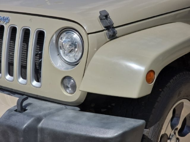 Used 2017 Jeep Wrangler Unlimited Sahara w/ Dual Top Group AWD/4WD image 31