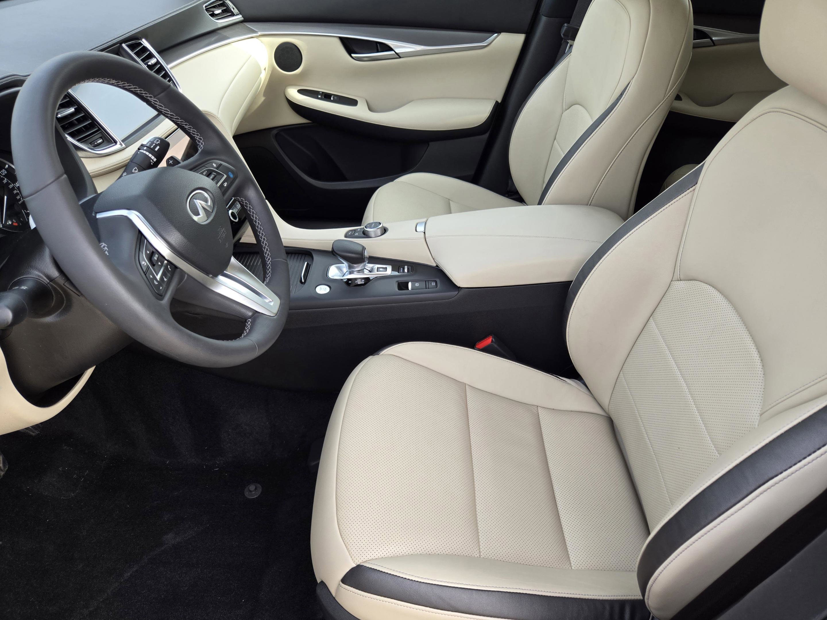 Used 2022 INFINITI QX50 Luxe AWD/4WD image 9