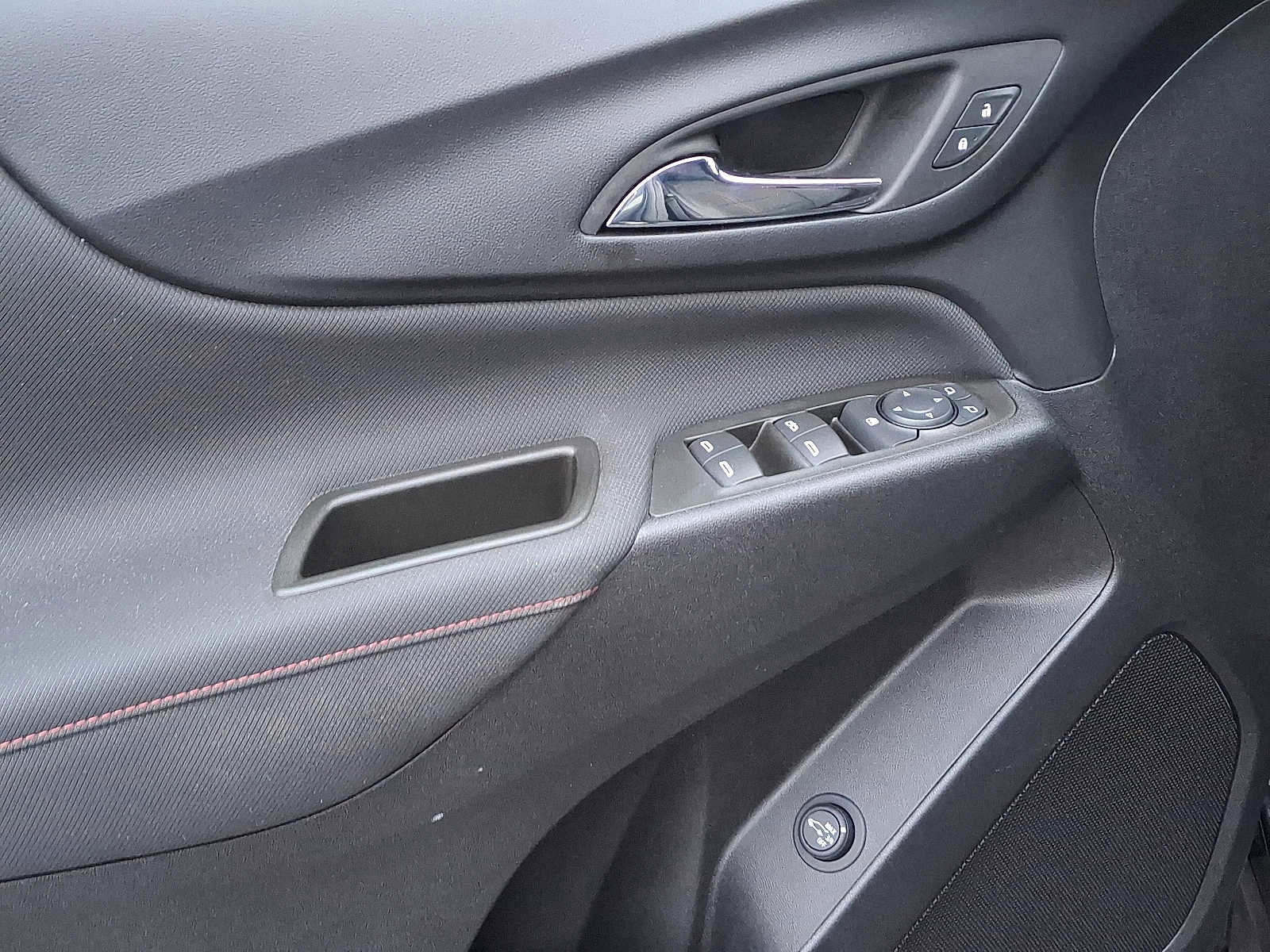 Used 2023 Chevrolet Equinox RS w/ LPO, Floor Liner Package image 12