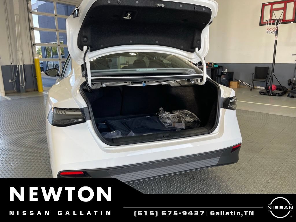 New 2026 Nissan Sentra SV w/ Floor Mat Package FWD image 8