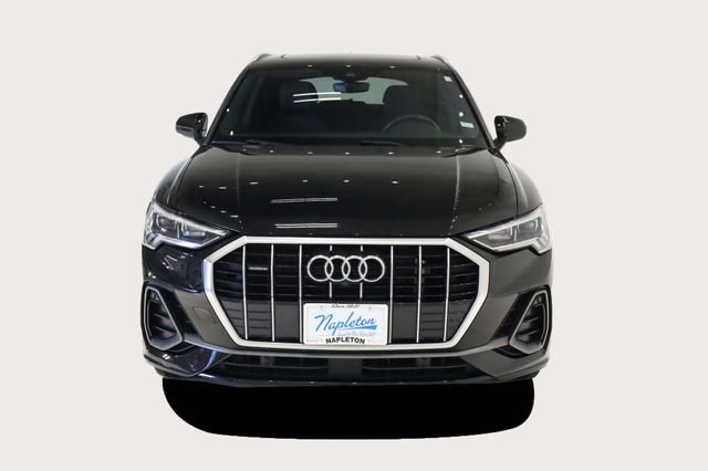 Used 2023 Audi Q3 2.0T Premium Plus w/ Premium Plus Package image 3